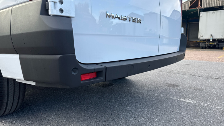 Renault Master Mwb Diesel Fwd MM35 Blue dCi 130 Advance Medium Roof Van